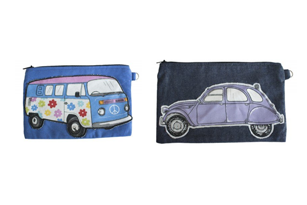 neceseres con dibujos de un coche